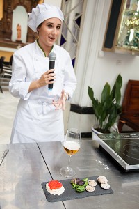 Gema Parejo presenta su Tataki de caballa marinada en soja con confitura de tomate y lager Pilsen 